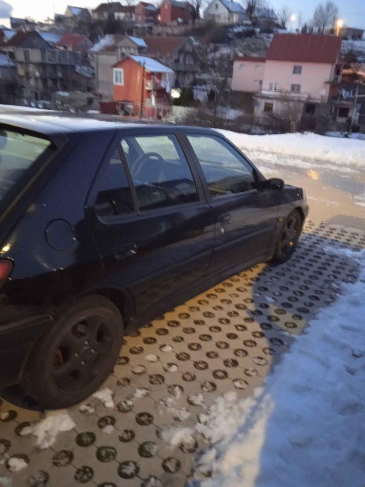 Pezo-306-1-6benzin-reg-do-jula