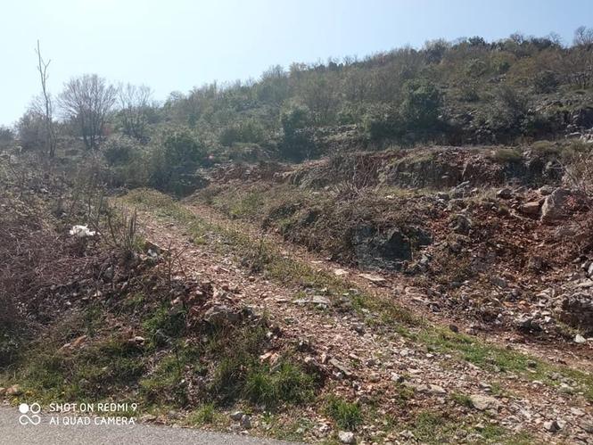 PRODAJA Podgorica,Rogami,(Mojkovacko naselje),plac400m2,van 