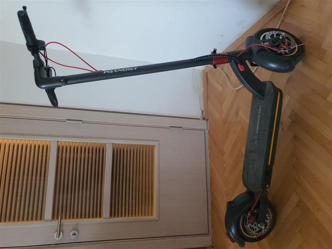 Električni trotinet 
