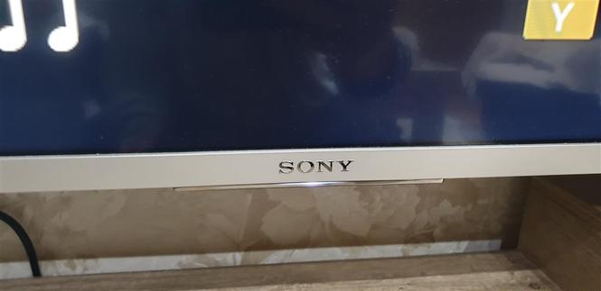 Prodajem SONY SMART FULL HD 4K TV-55 inča