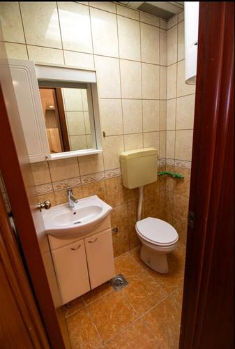 IZDAVANJE!!!Poslovni prostor povrsine 46m2, Podgorica,Centar