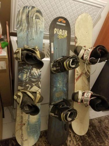 Prodajem snowboardove