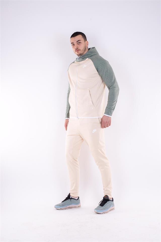 Nike-trenerke