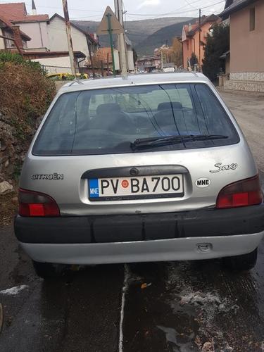 Prodajem citroen saxo...kontakt tel.068664504