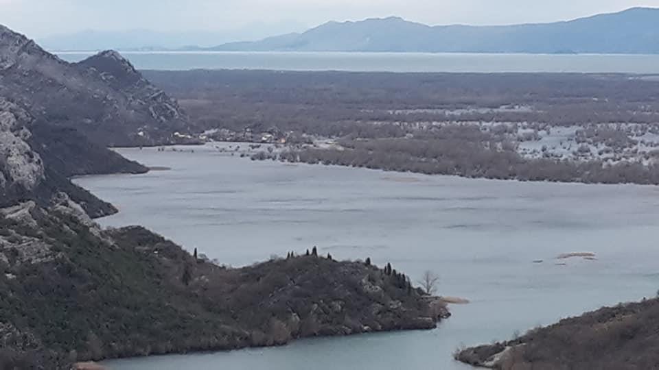 Prodaja--Cetinje-Karuc-uzvisenje-povise-Karuca-imanje-u-jedn