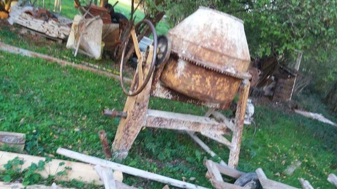 Solidno stanje radi nije nova ne zanimame zamjena 069726722 