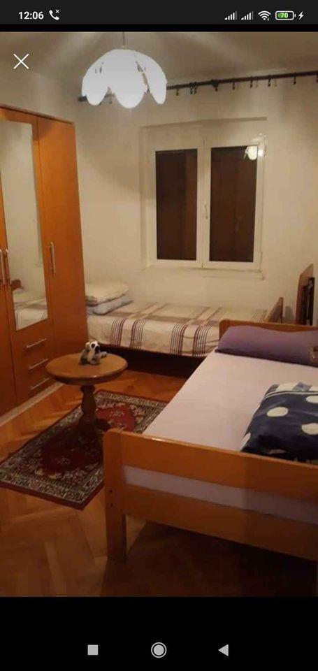 Prodaja-Podgorica-kod-Gintasa-blizina-Autobuske-stanice-jedn