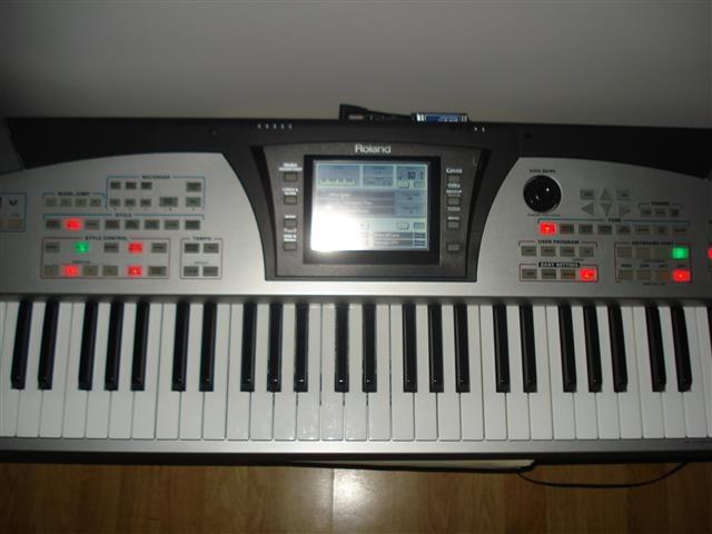 Roland e 60 sa torbom i karticom