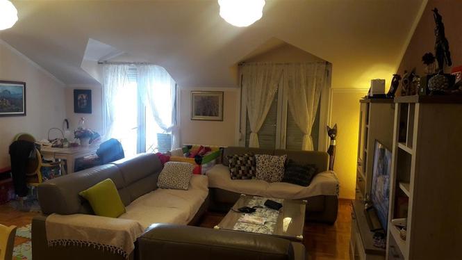 Duplex stana Ljeskopoljska, Kolovrat