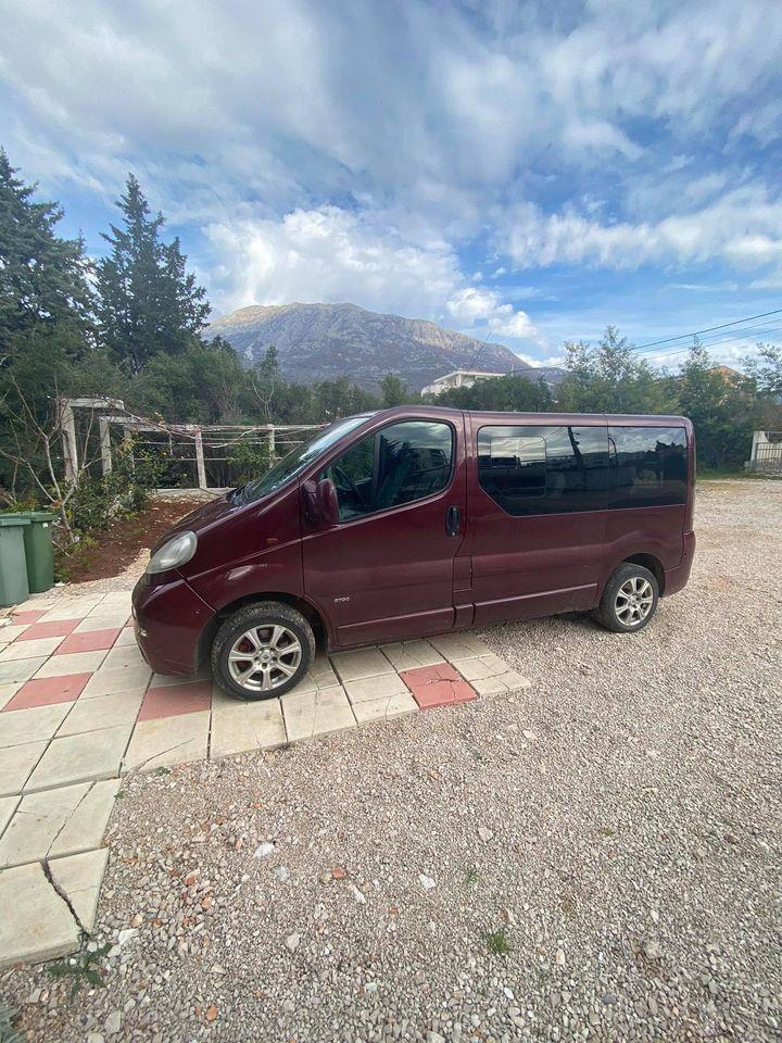 2003-OPEL-VIVARO