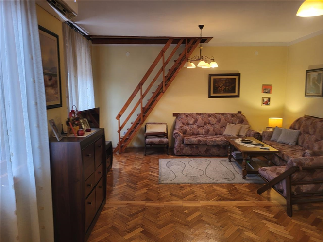 Prodaje se duplex stan u centru Podgorice