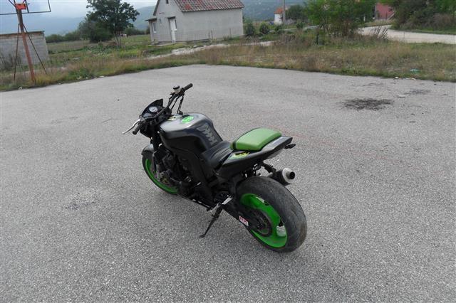 Suzuki-GSX-R-750-