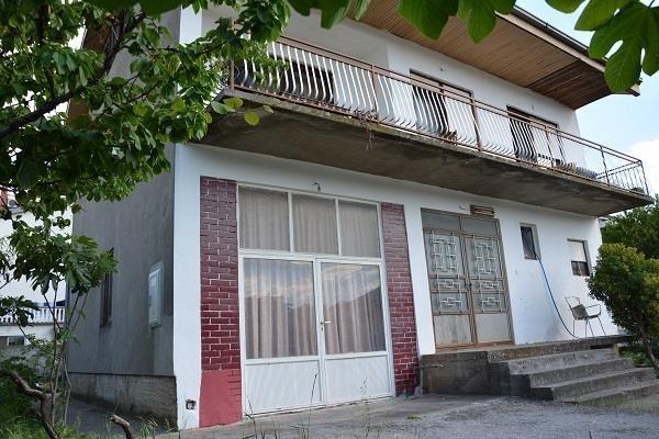 Kucu odlicna lokacija Podgorica