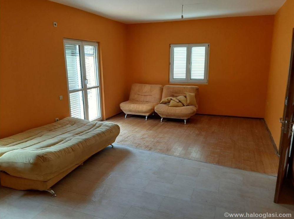 Kuca-na-moru-150m2-sa-placem