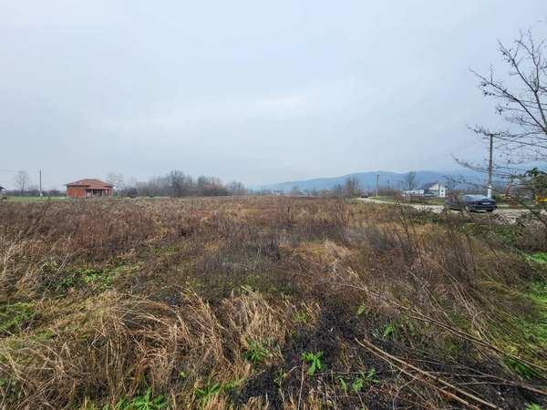 Plac u Prijevoru (Srbija), 102 ara, dve parcele