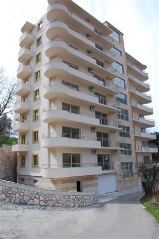 Dvosobnih stanova 81m2 u Becicima