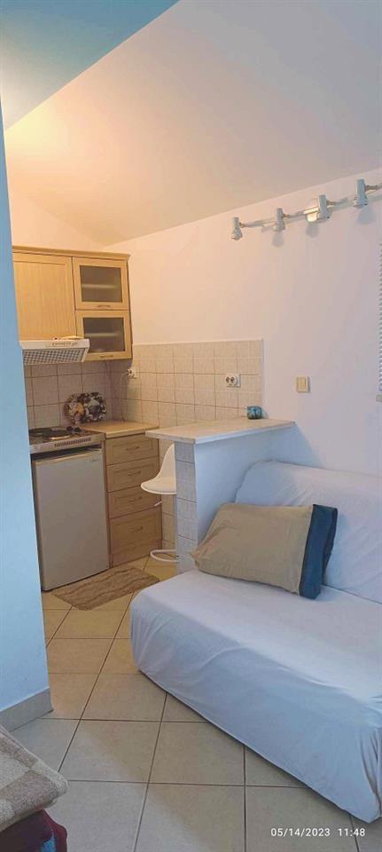 Izdajem-studio-apartman-u-Meljinama
