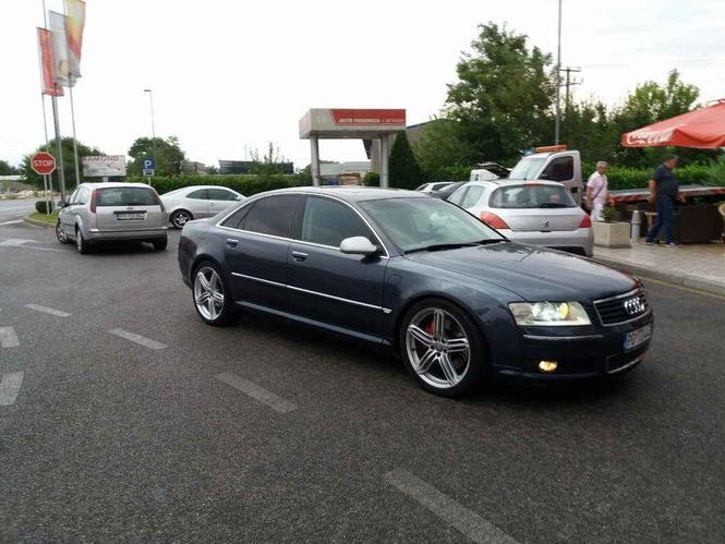 AUDI A8 U DIJELOVE