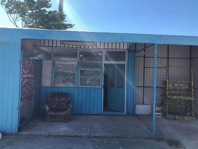 Prodavnica sa tendom, 12m2