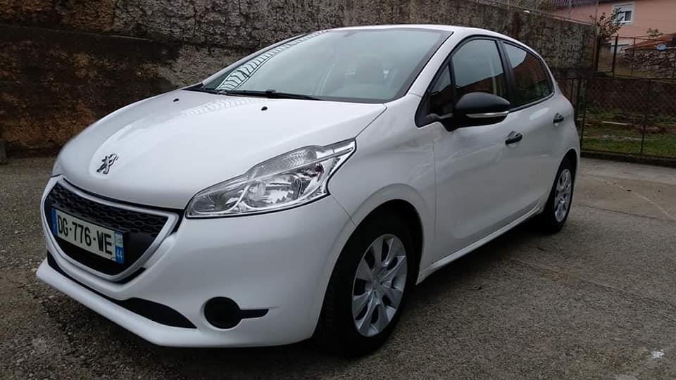 Peugeot-208
