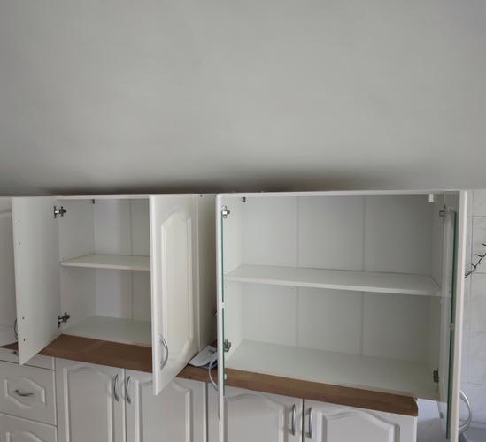 Prodajem dva viseća kuhinjska elementa dimenzija 30×80 cm