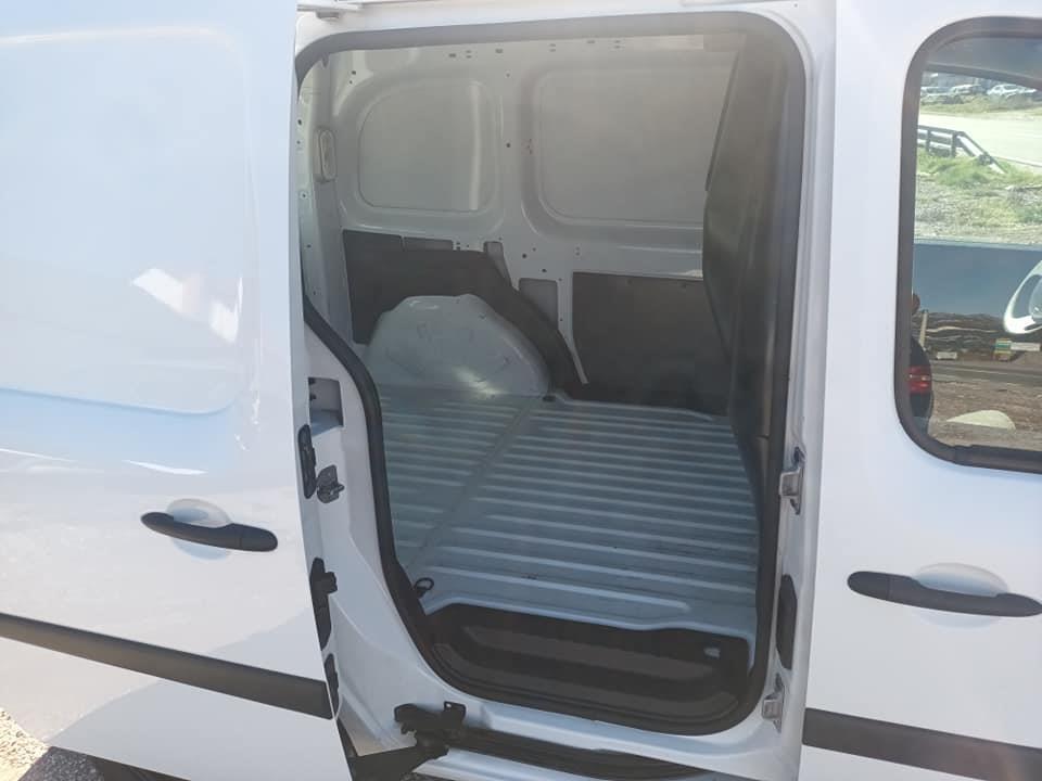 Renault-kangoo-Teretni