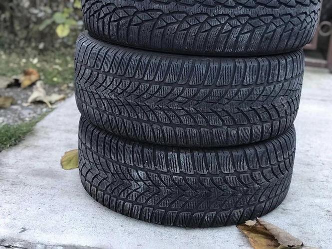225/55 R17