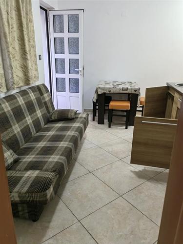 Prodaja apartmana u Bečićima