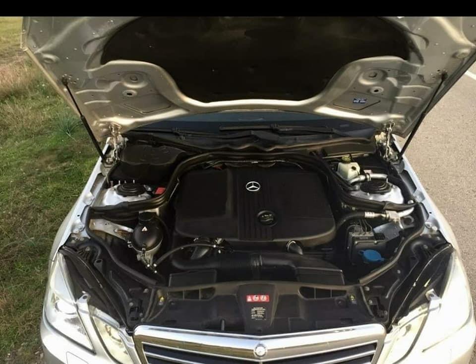 MERCEDES-E220