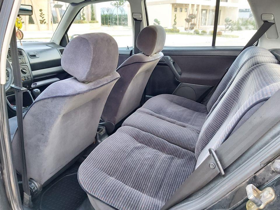Volkswagen---Golf-3-1-4-BENZIN--93GOD
