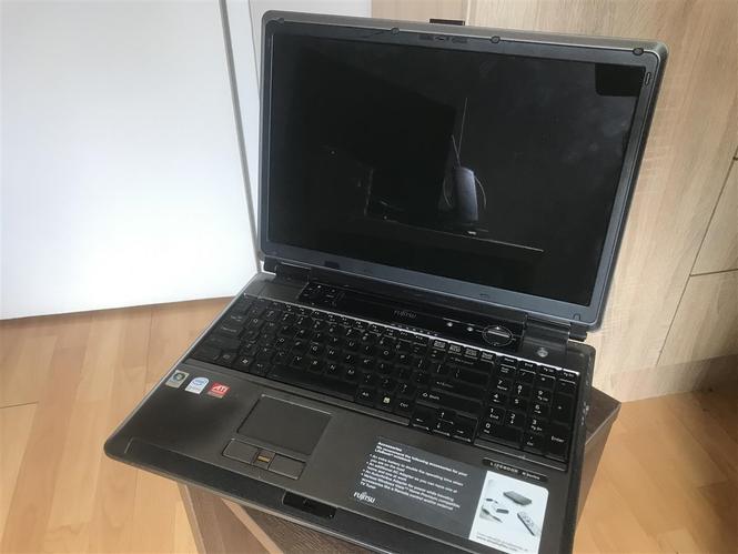 Prodajem laptop