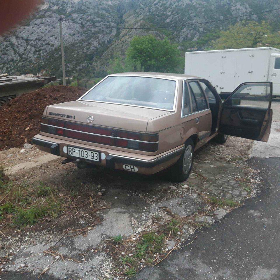 Automobili