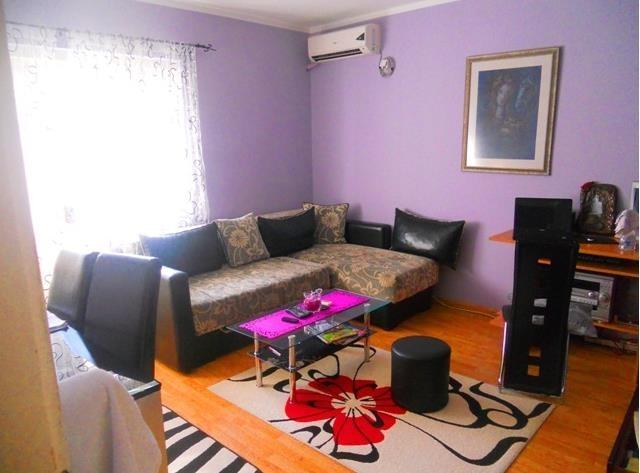 Stan od 90m2 u Herceg Novi, HITNO