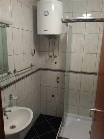 Izdajem-jednosoban-nenamjesten-stan-50m2-Zabj