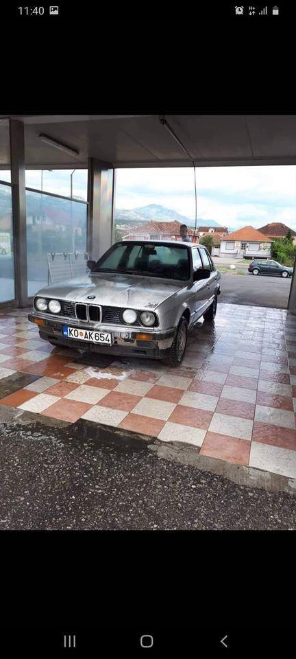 PRODAJEM-BMW-E30