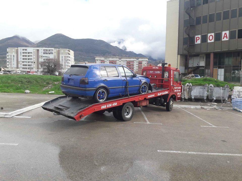Auto--slep-Ivanovic-068036458-24H