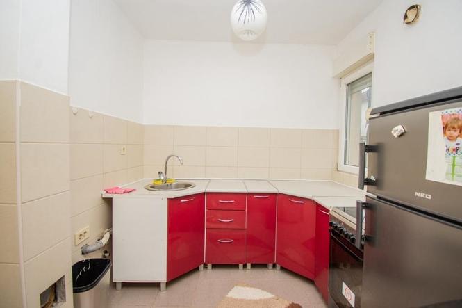 Izdavanje trosoban stan Blok 9