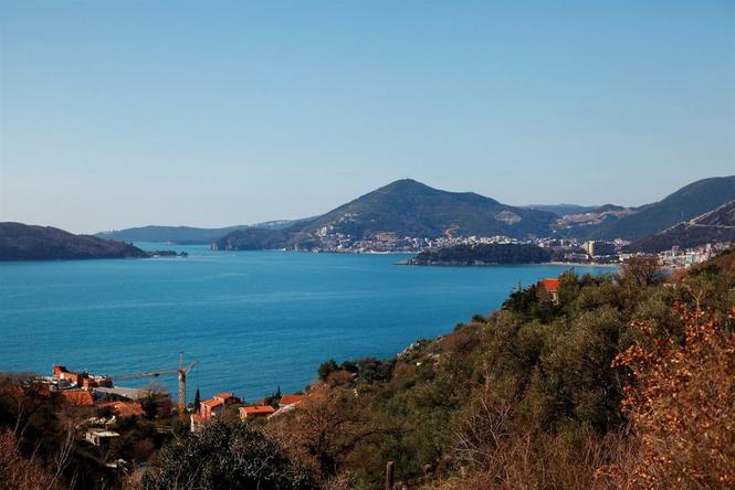 Urbanizovan plac u naselju Podličak iznad Pržna