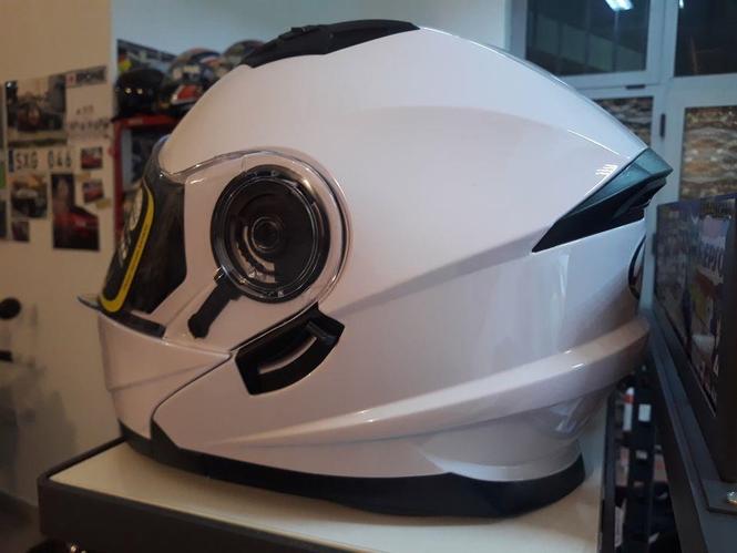ARAI replica flio-up sa tamnim naočarima