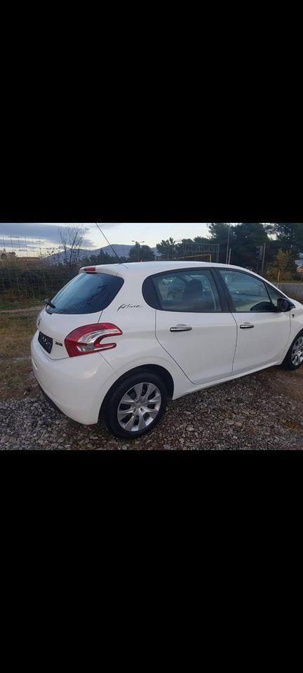 Peugeot-208
