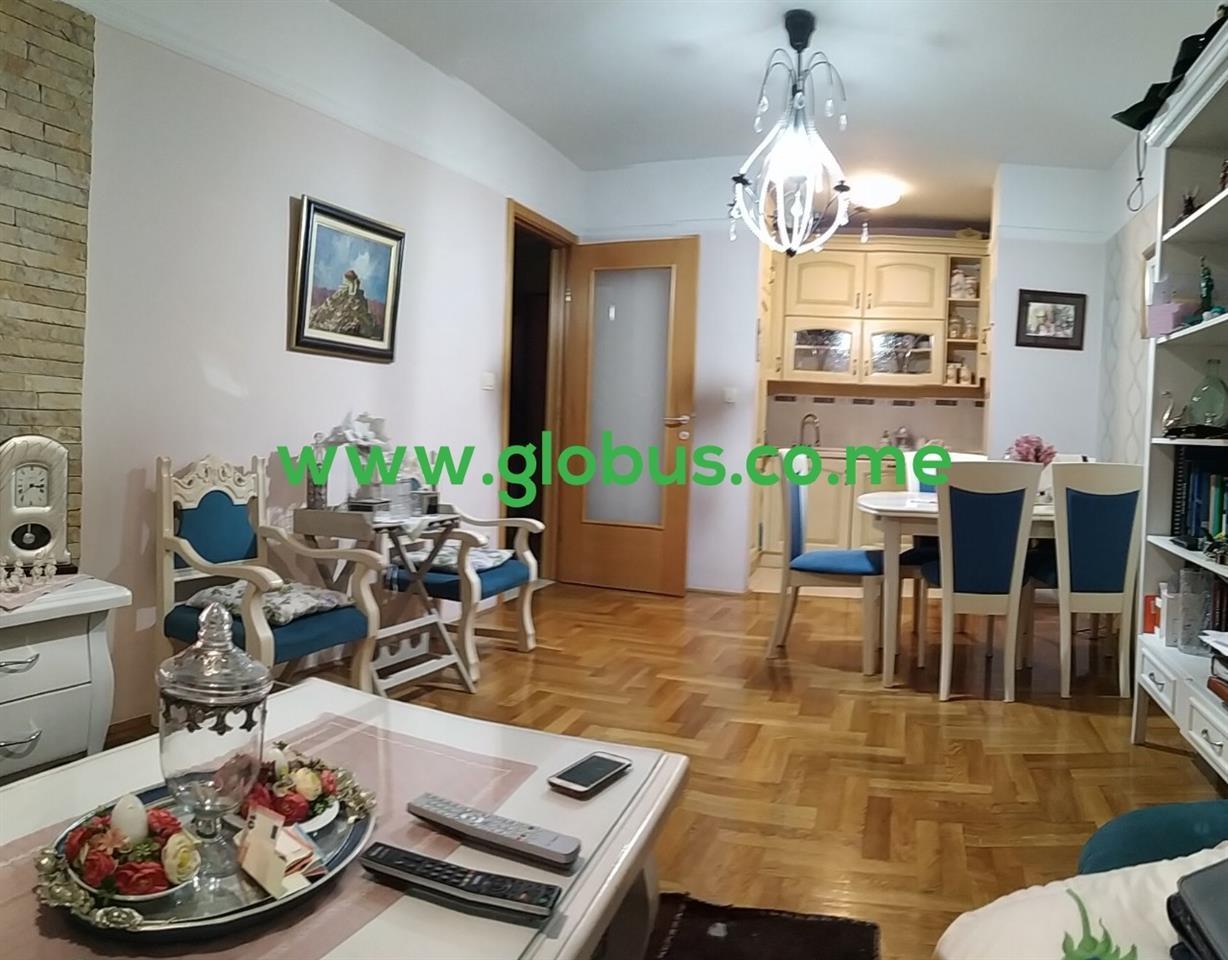 IZDAVANJE--TROSOBAN-NAMJEŠTEN-STARI-AERODROM-