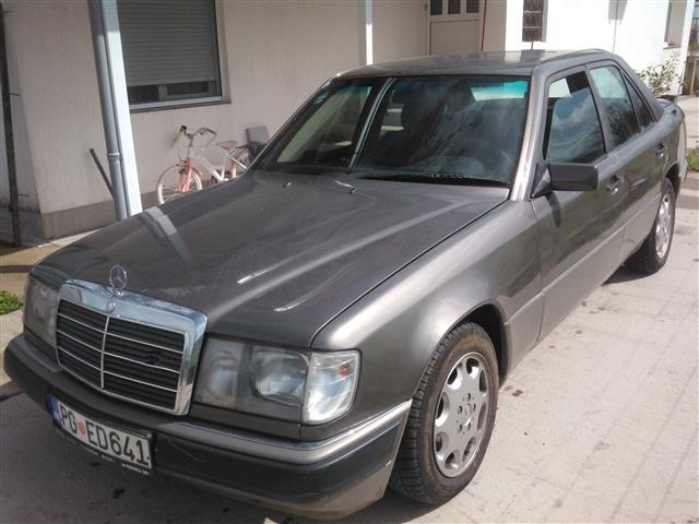 MERCEDES W 124 250  TD -93