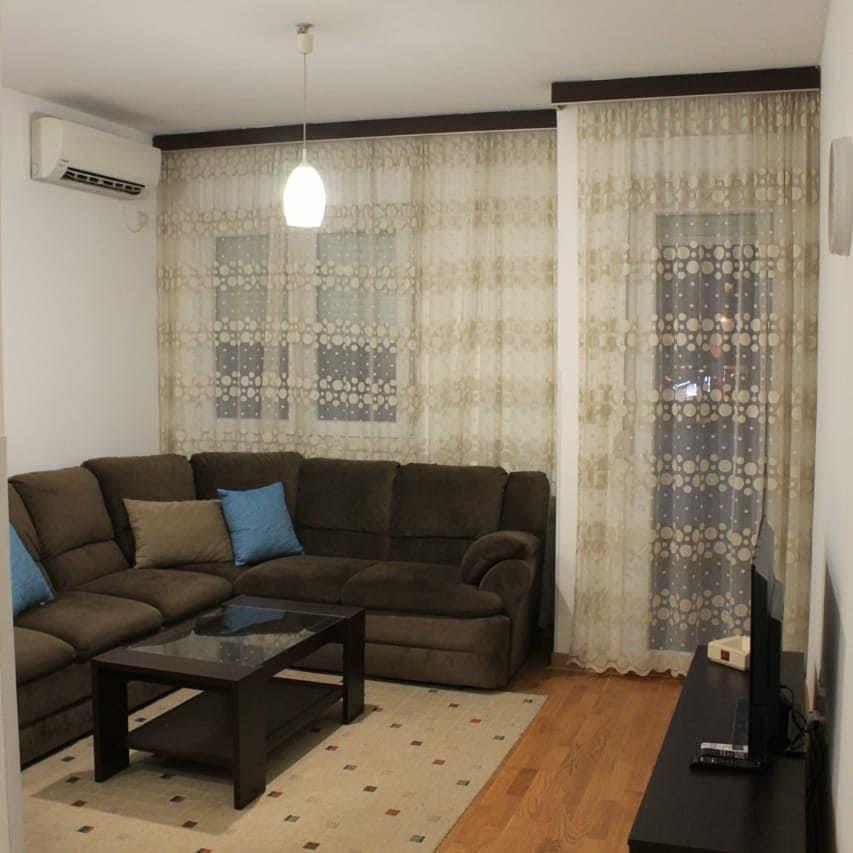 Izdajem-stan-50м2--6-blok--7-sprat--290-evra--Sve-info-viber