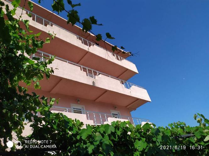 PRODAJA POSLOVNO STAMBENOG OBJEKTA SUTOMORE 500m2
