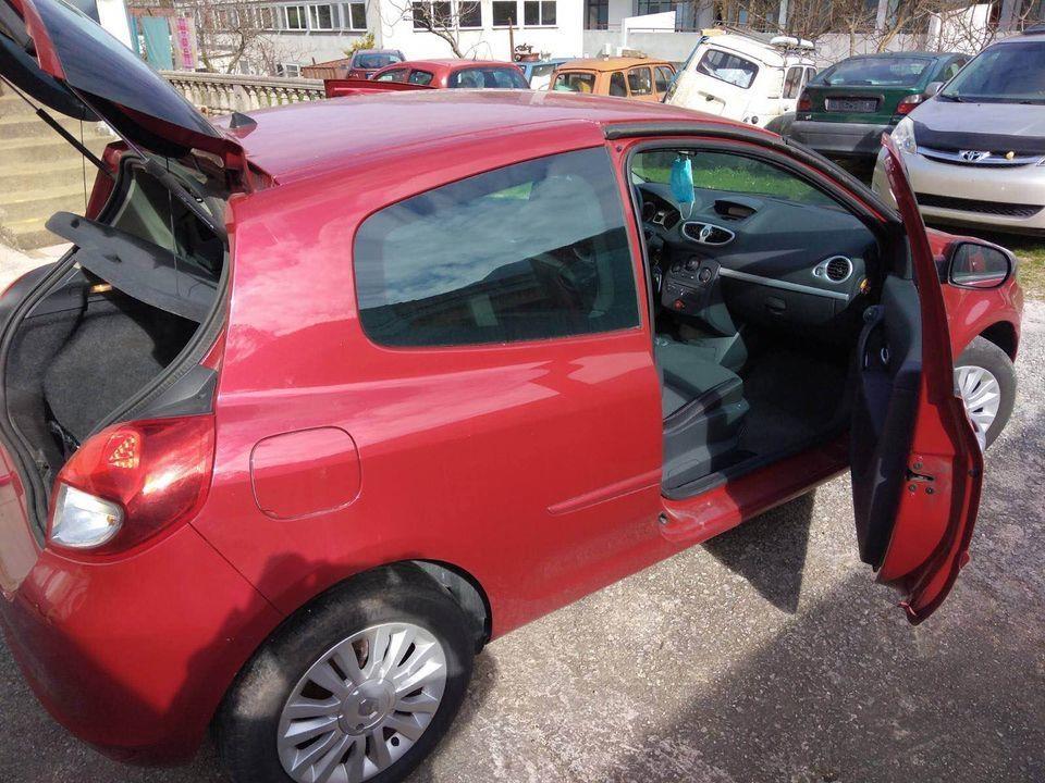 Renault-Clio-2010god-1-2benz-reg-punu-godinu-odradjen-Mali-s