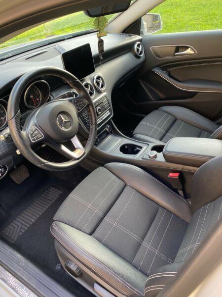 Mercedes-Benz-A-180-