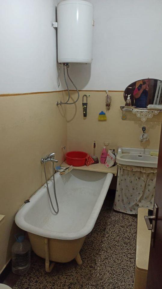 Na-prodaju-garsnonjera-u-lamelama-na-Zabjelu-38-5m2