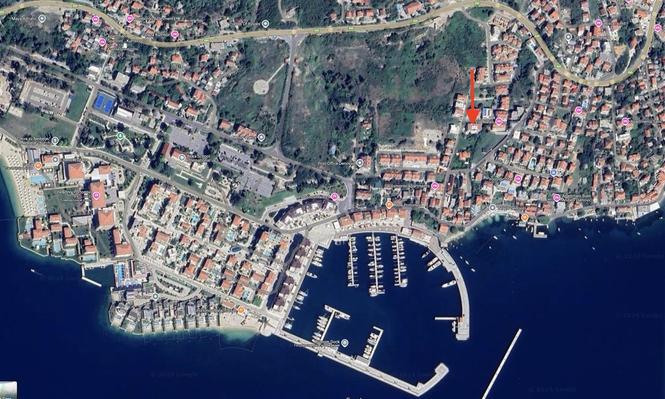 Dvosoban stan sa parkingom u Đenovićima