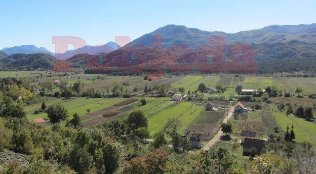 Plac-od-4200m2-u-Grahovo