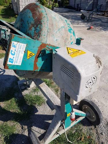 Prodajem mesalicu 300l